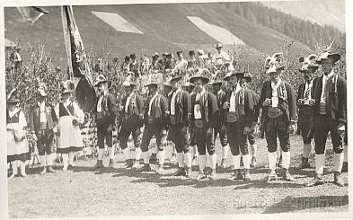 1930er-Schuetzenspalier.jpg