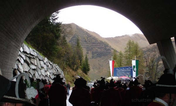 2006-10-14-Tunneleroeffnung1.jpg - 14.10.2006 - Tunnelweihe.