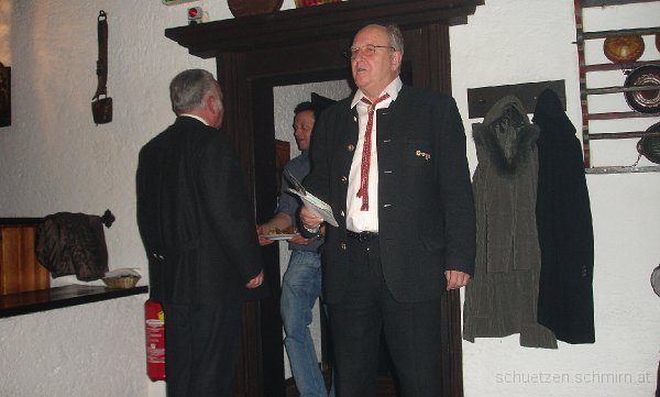 2008-01-25_04-VereinDerTirolerInWien.jpg - 26.1.2008 - Tirolerball in Wien. Beim Heurigen.