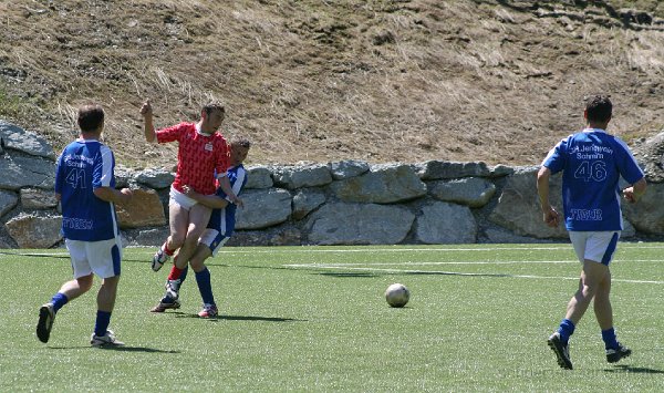 2008-05-12_IMG_8106-Vereineturnier.jpg - 12.5.2008 - Gegen den Sportverein hatten wir keine Chance.