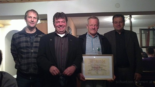 20100409016-Ehrung-Thomas-25.JPG - 9.4.2010 - Wir gratulieren und danken Thomas Eller für 25 Jahre Mitgliedschaft bei den Schützen.