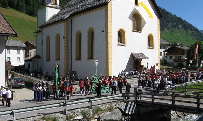 IMG_0015-ProzessionSchmirn.JPG - Foto: Ernst Jenewein, Juni 2009