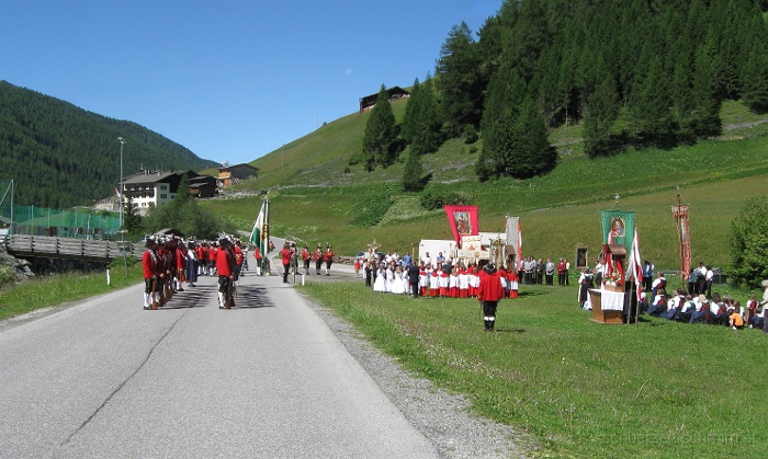 IMG_0048-ProzessionSchmirn.jpg - Foto: Ernst Jenewein, Juni 2009