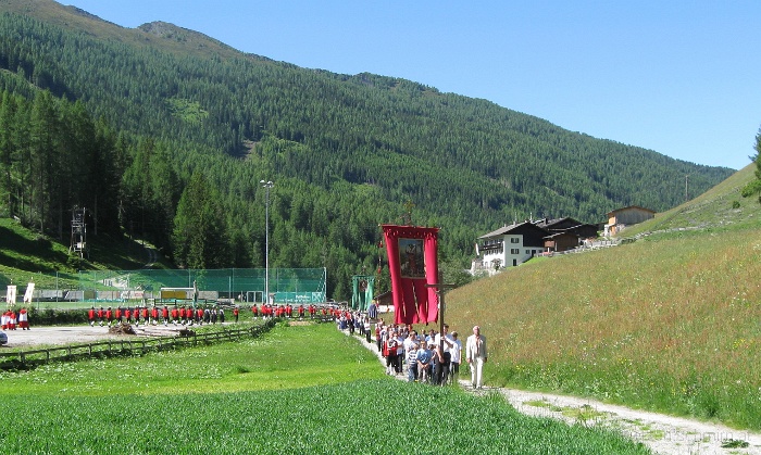 IMG_0053-ProzessionSchmirn.jpg - Foto: Ernst Jenewein, Juni 2009