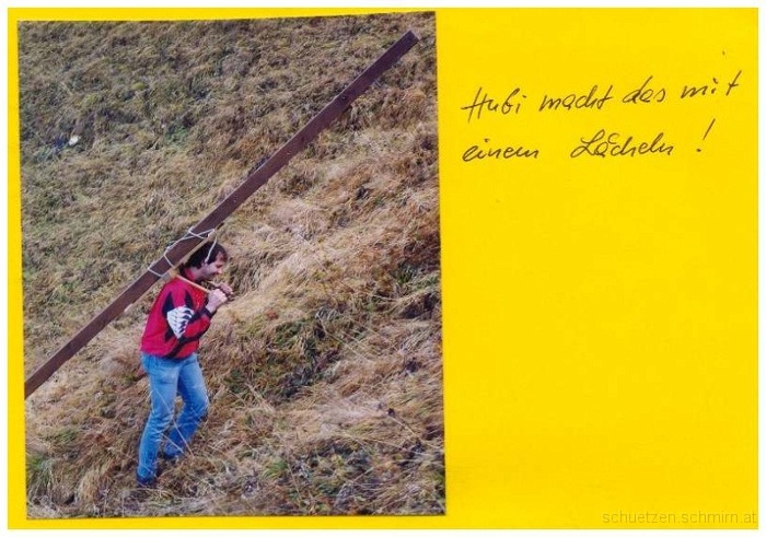 1998-10-02a.jpg - Oktober 1998 - Die Schützenkompanie Schmirn errichtet ein Gipfelkreuz am Jochgrubenkopf.